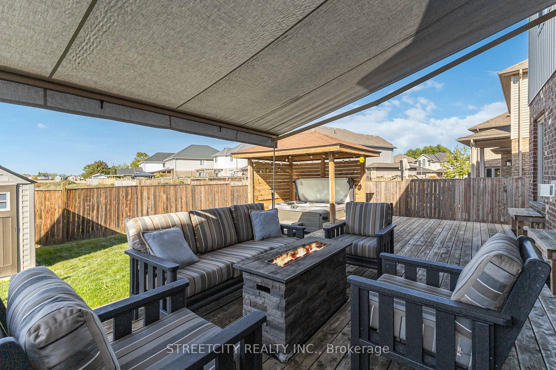 1160 Cardinal Road photo 44