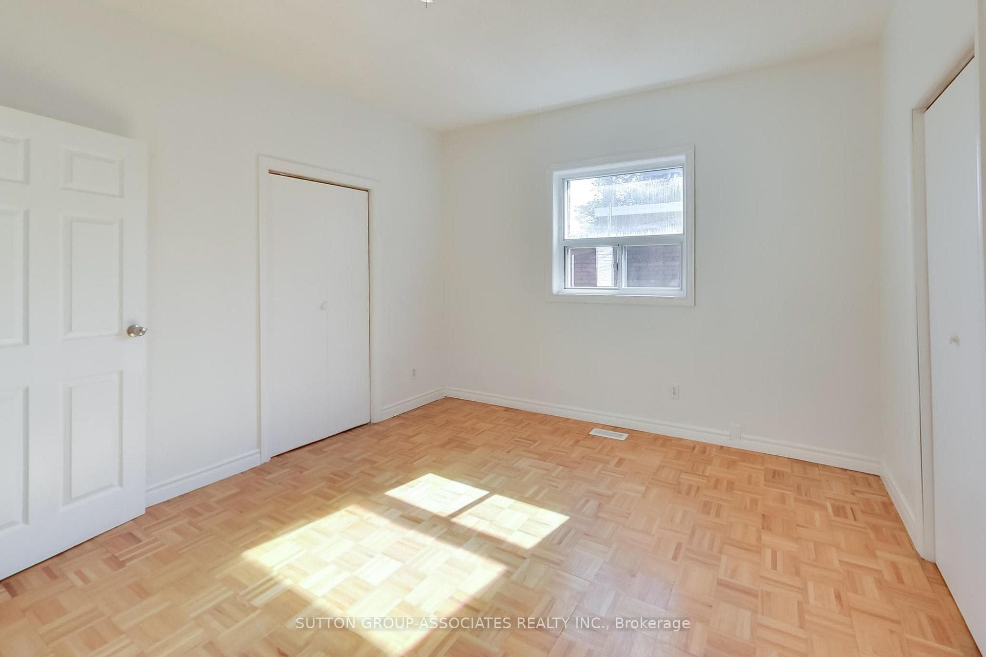 175 Earlsdale Avenue photo 10