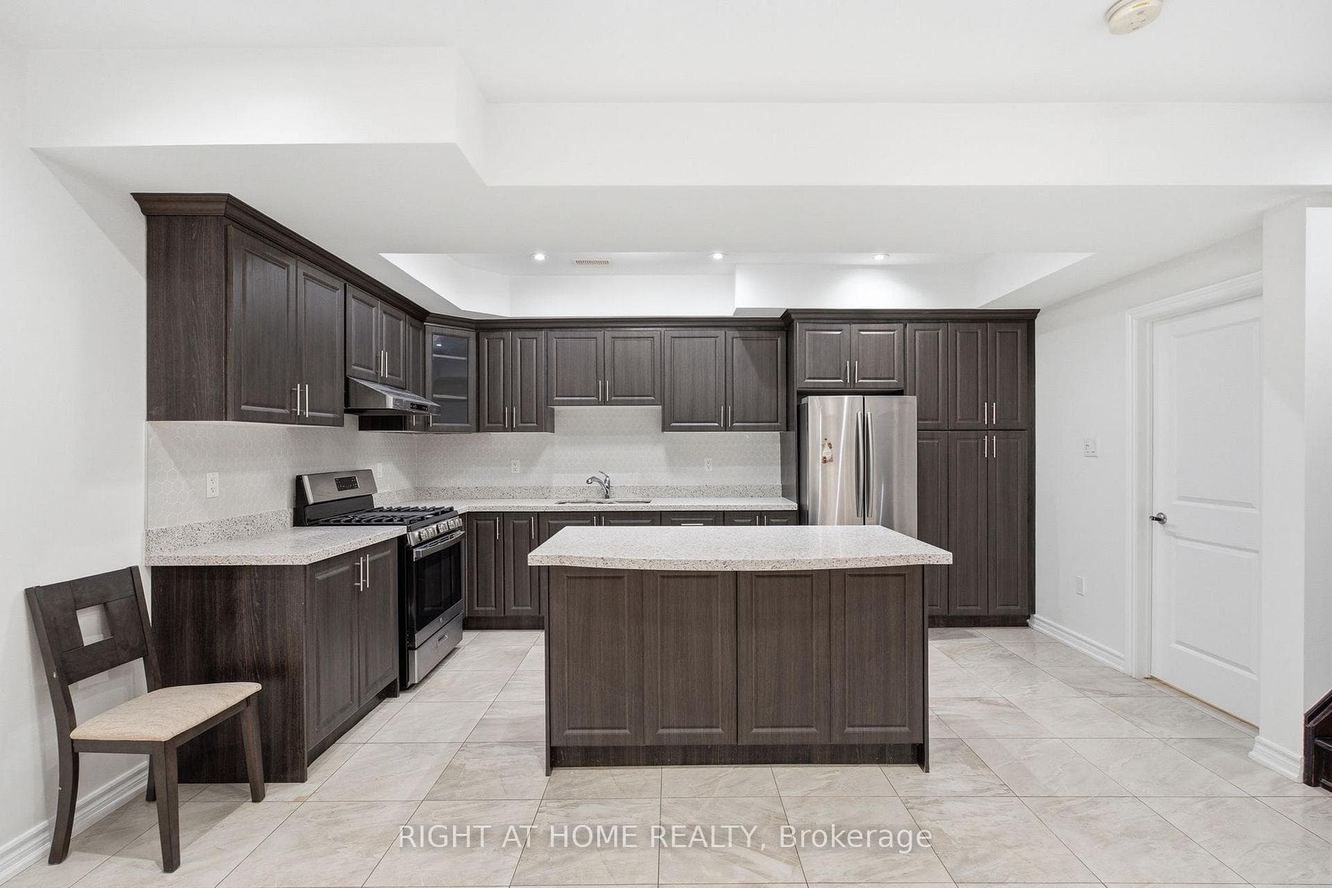 201 Donald Sim Avenue Unit Basement photo 12