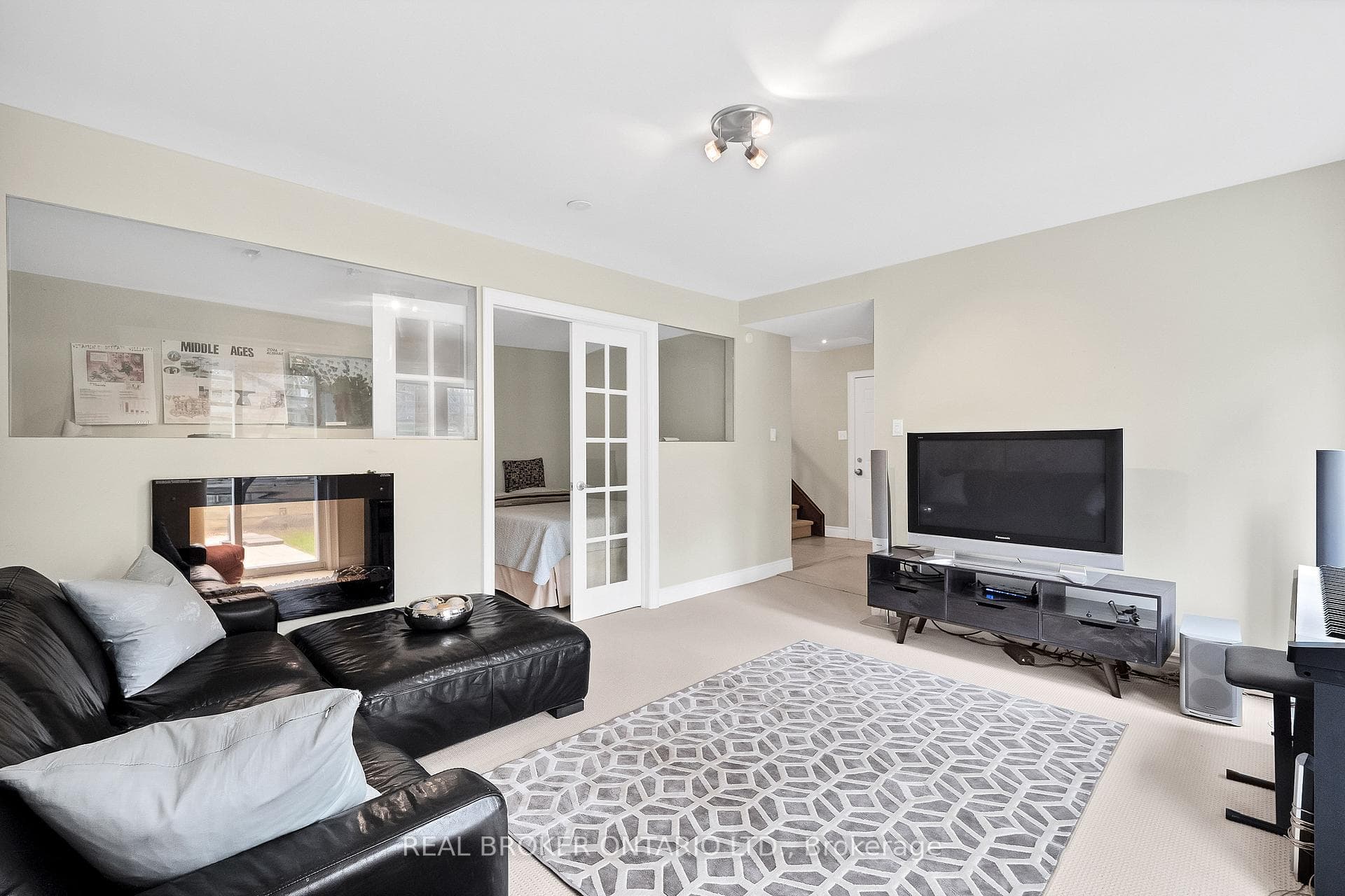 31 Mastwood Crescent photo 19