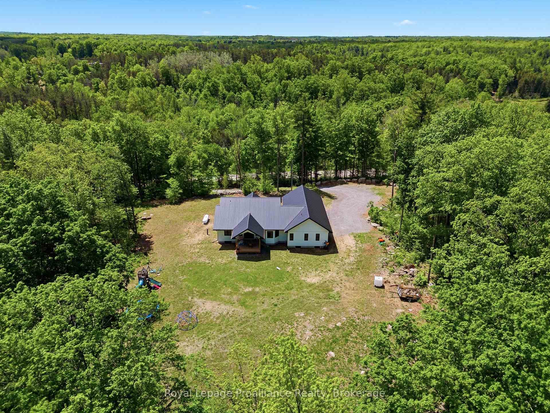293 Douglas Road photo 47