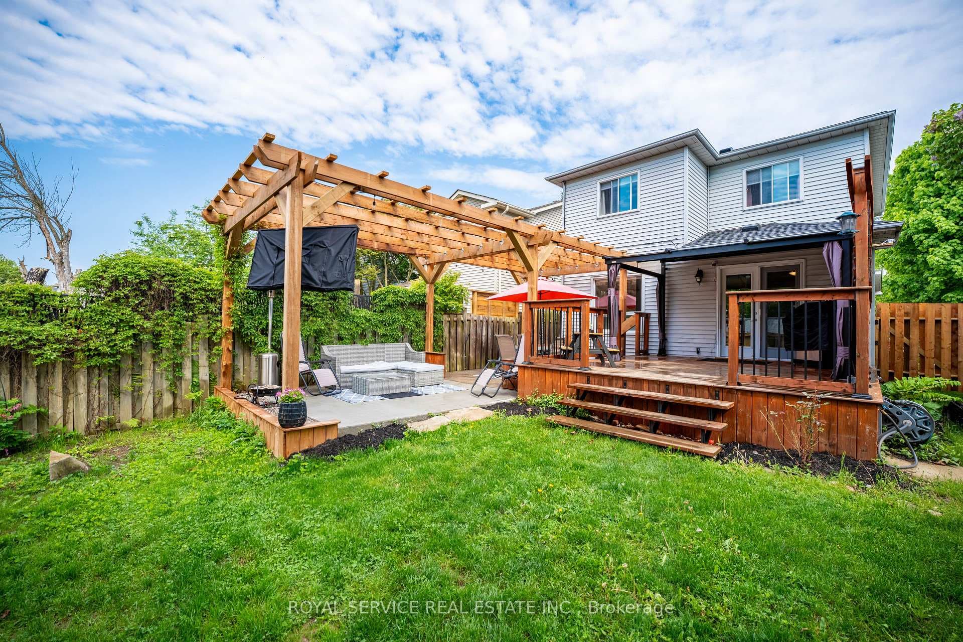 13 Burnham Boulevard photo 11