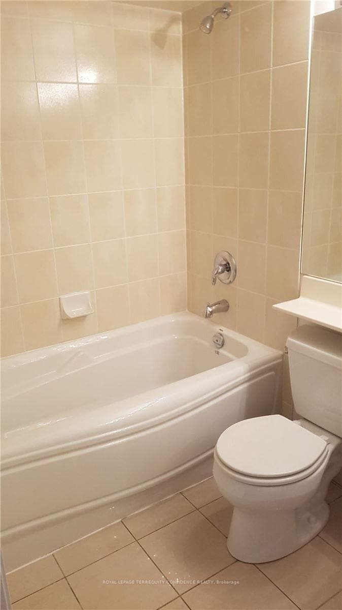 4978 Yonge Street Unit 1707 photo 8