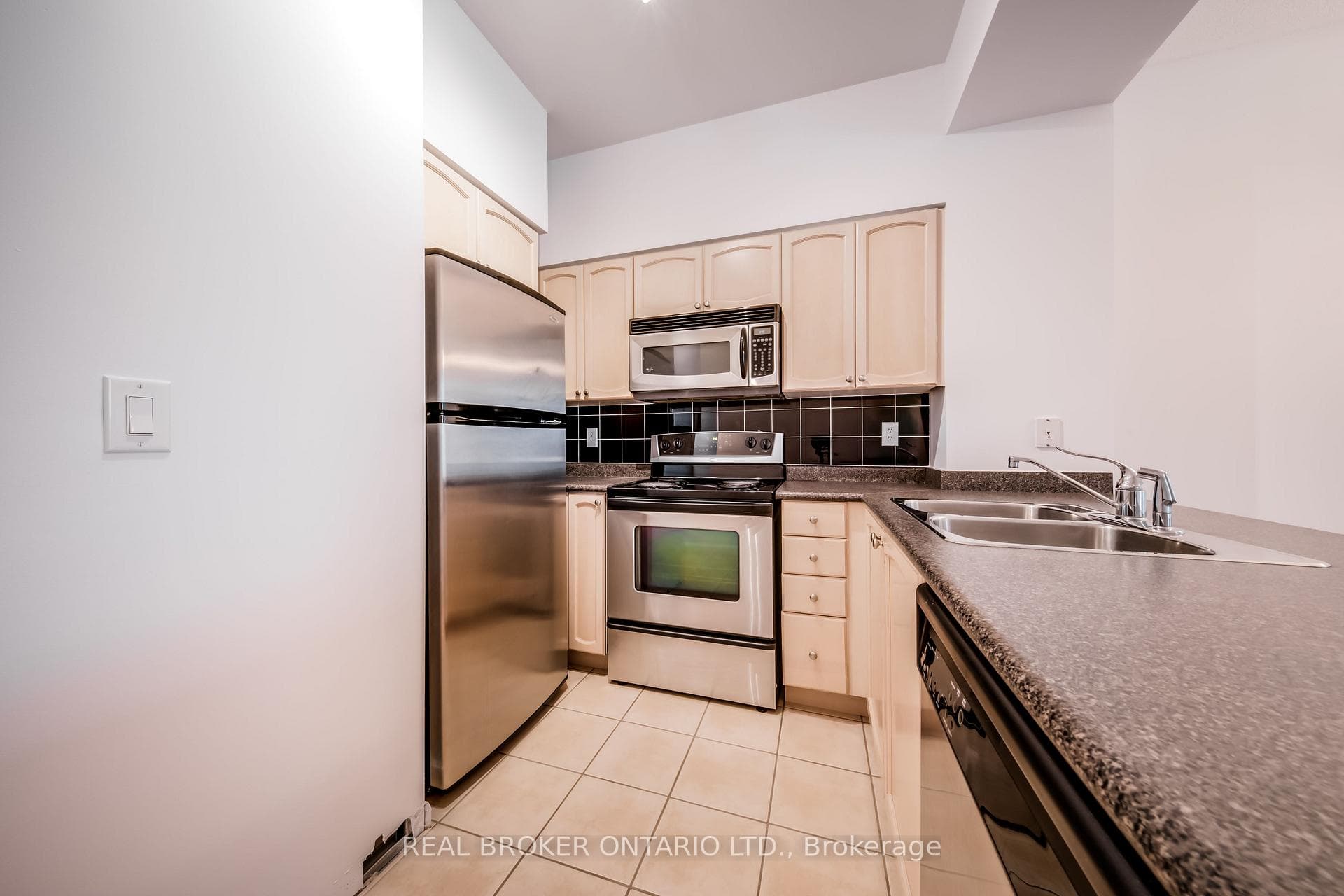 219 Fort York Boulevard Unit 2706 photo 16