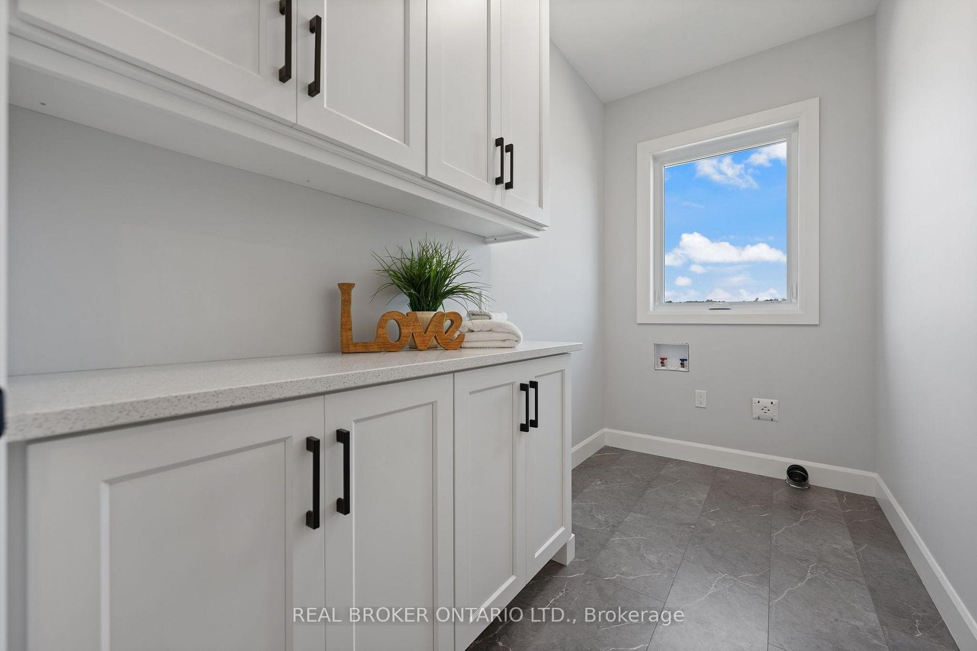 57009 Bruce Street photo 20