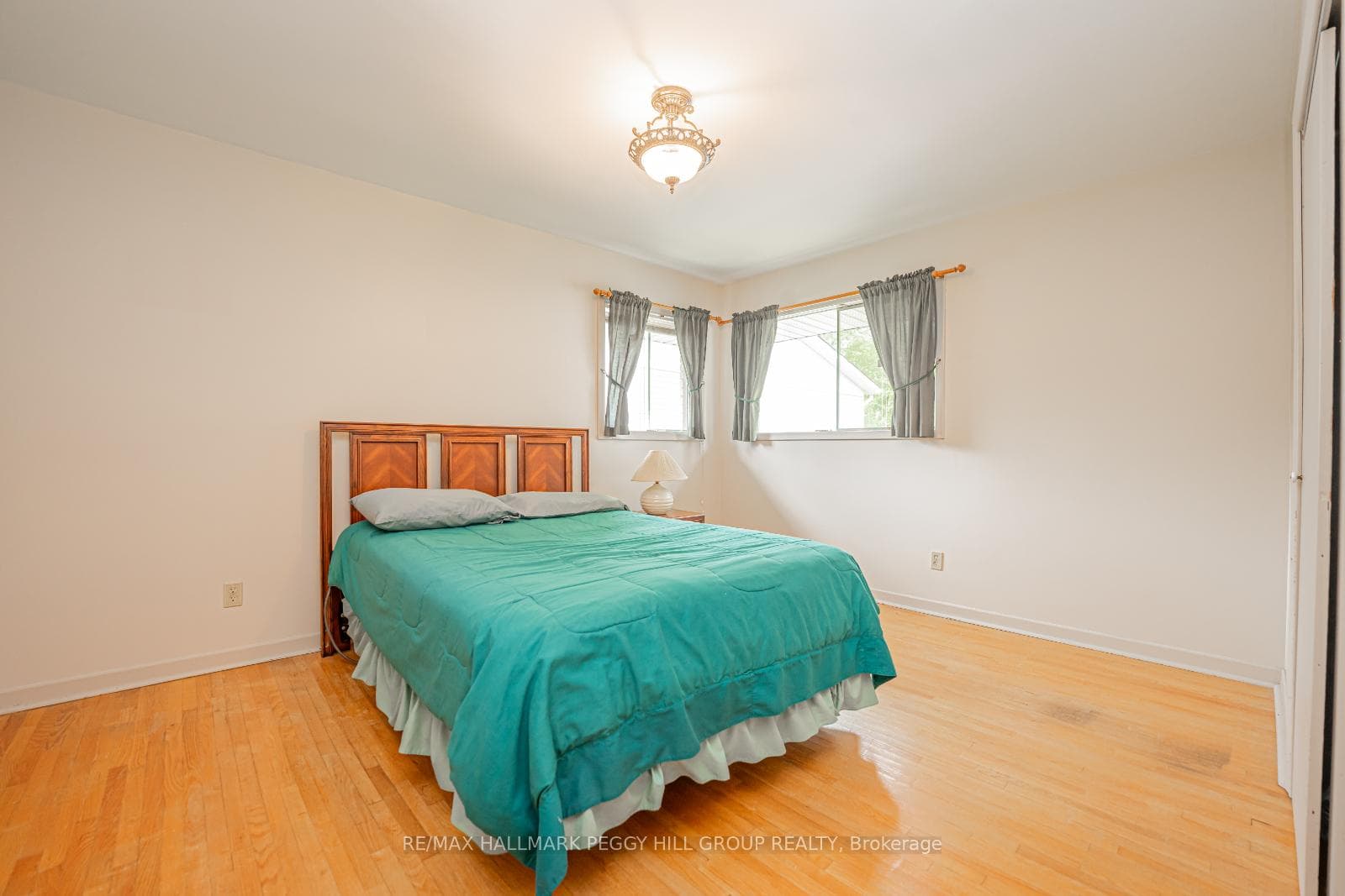 2420 Wallace Avenue photo 8