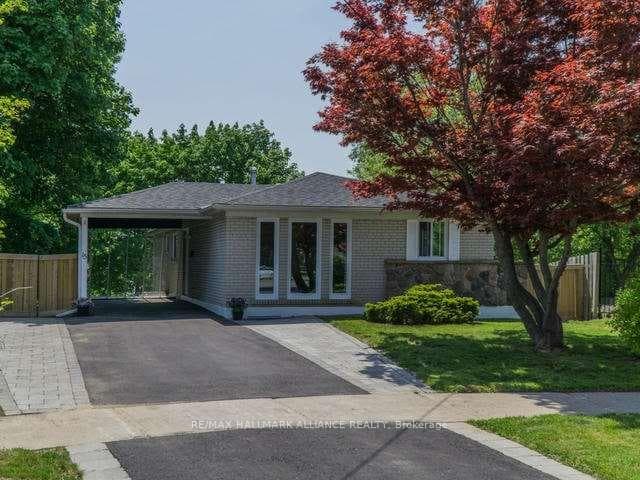15 Grove Park Crescent Unit Upper photo 1