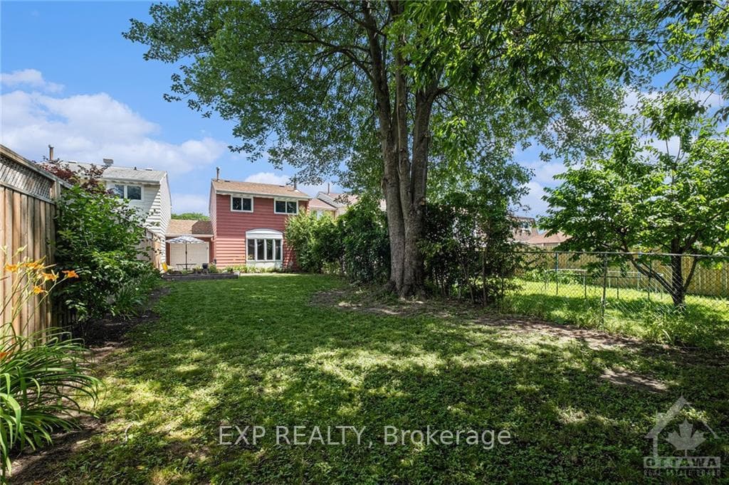 1763 HARVEST Crescent photo 26