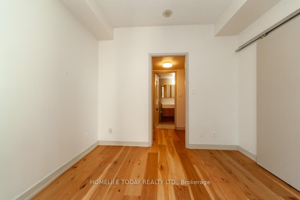 126 Simcoe Street Unit 806 photo 24