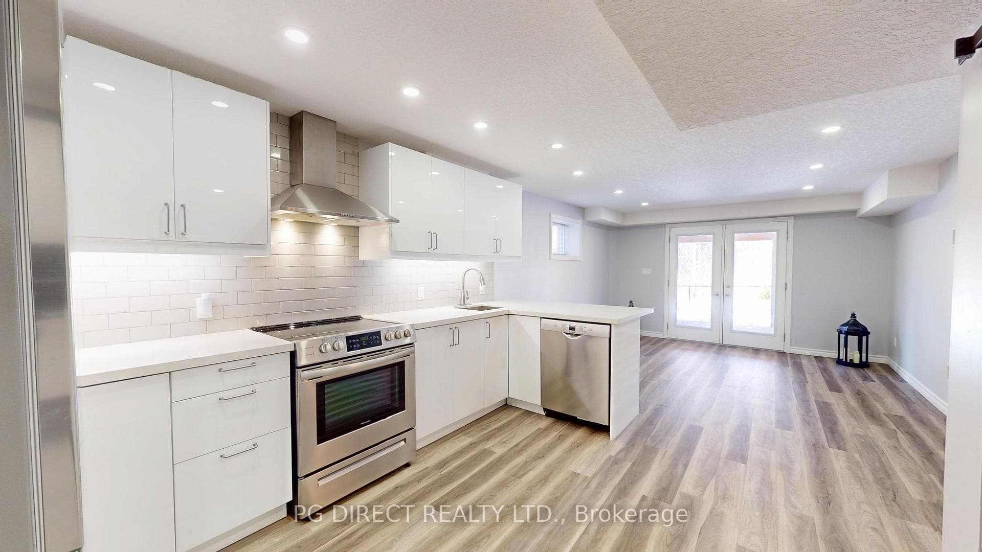 111 Ambrous Crescent photo 14