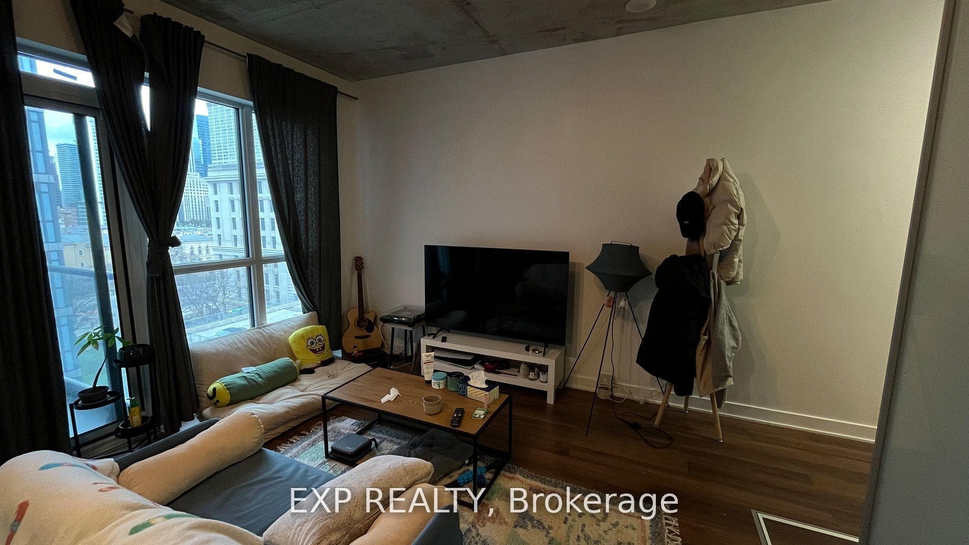 210 Simcoe Street Unit 902 photo 5
