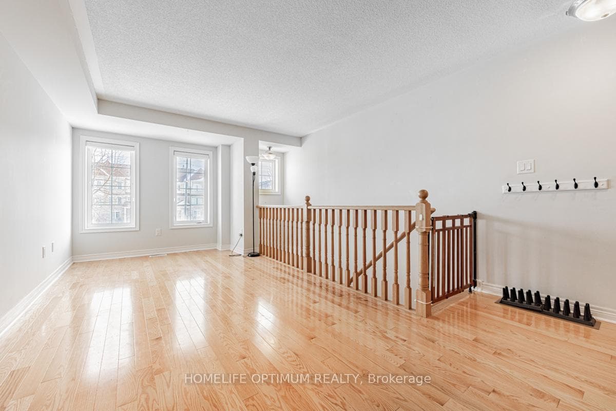562 Midland Avenue photo 2