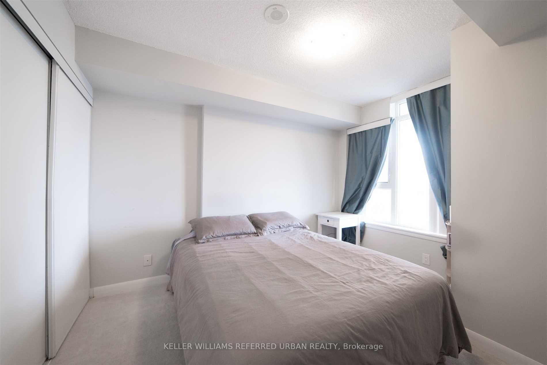 25 Town Centre Court Unit 2106 photo 3