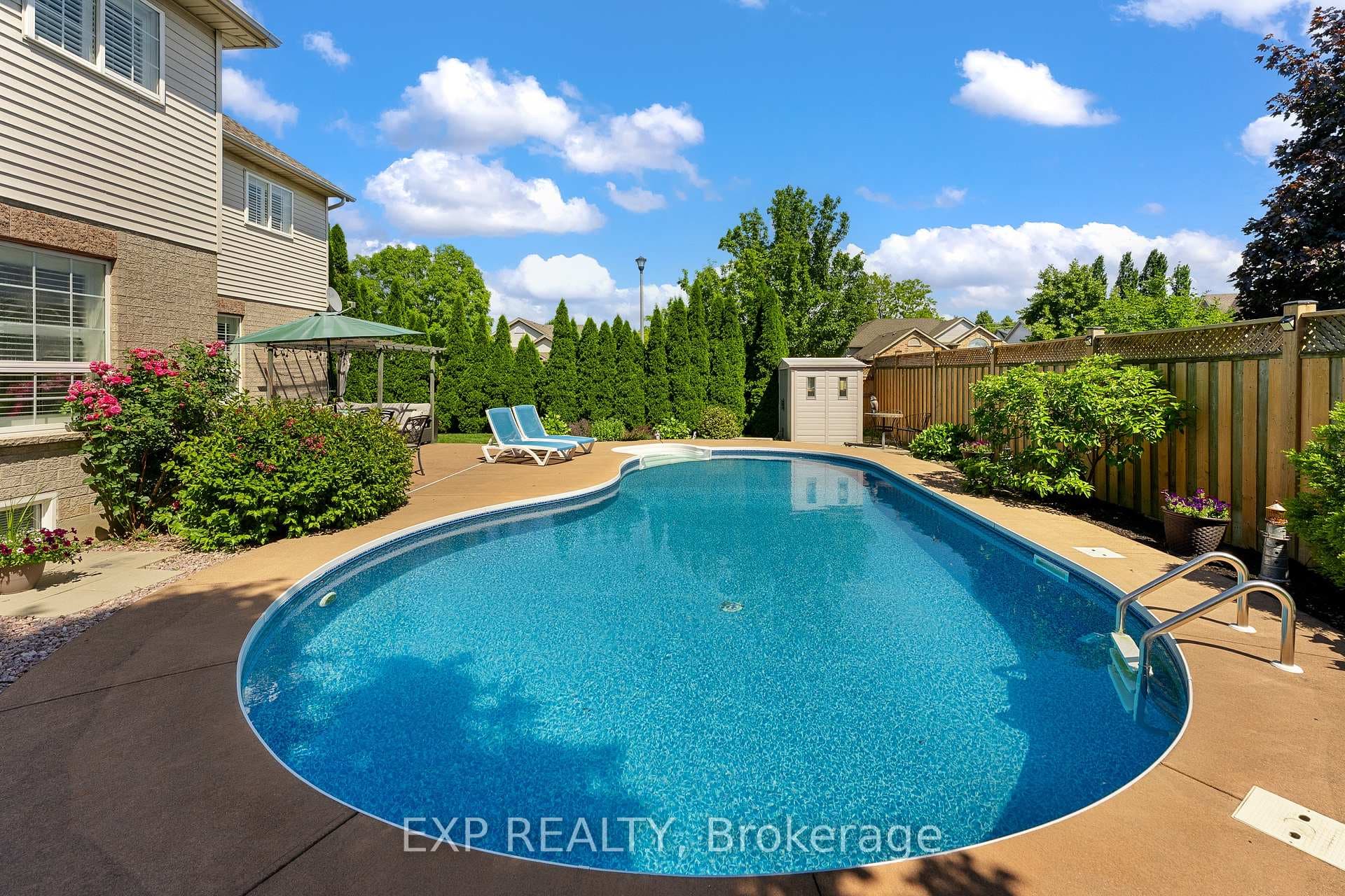 57 Goodman Crescent photo 12
