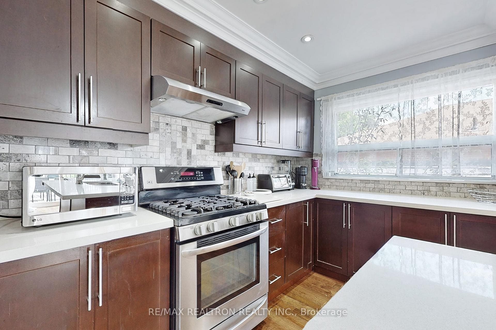 142 Combe Avenue Unit Upper photo 8