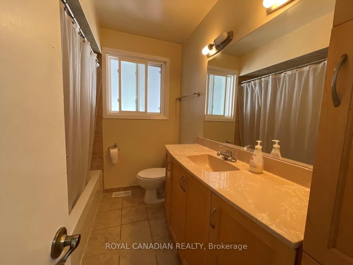 644 Athol Street Unit Main photo 11