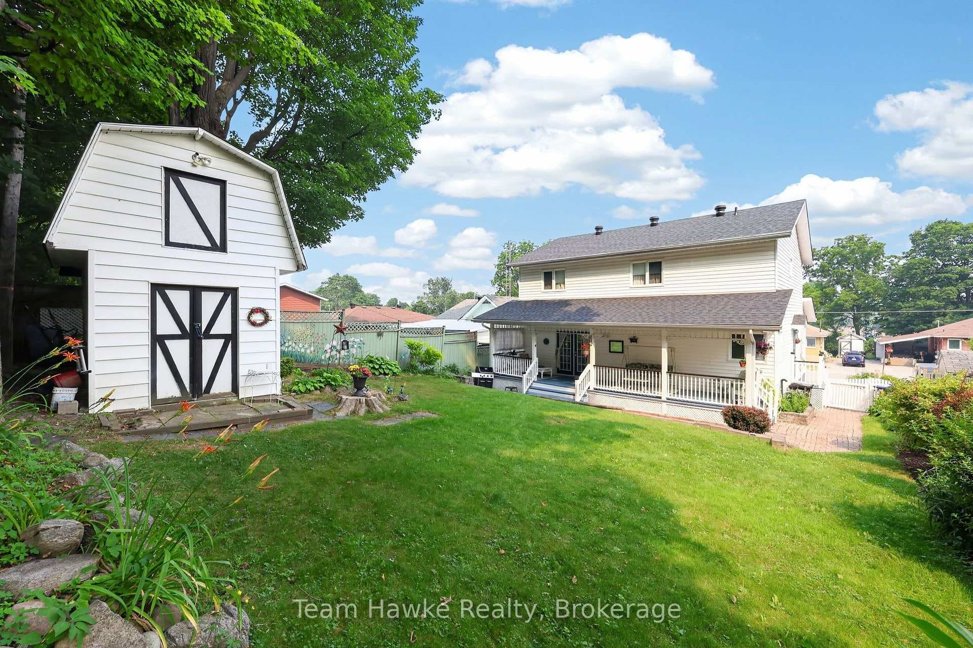 255 Hanly Street photo 41
