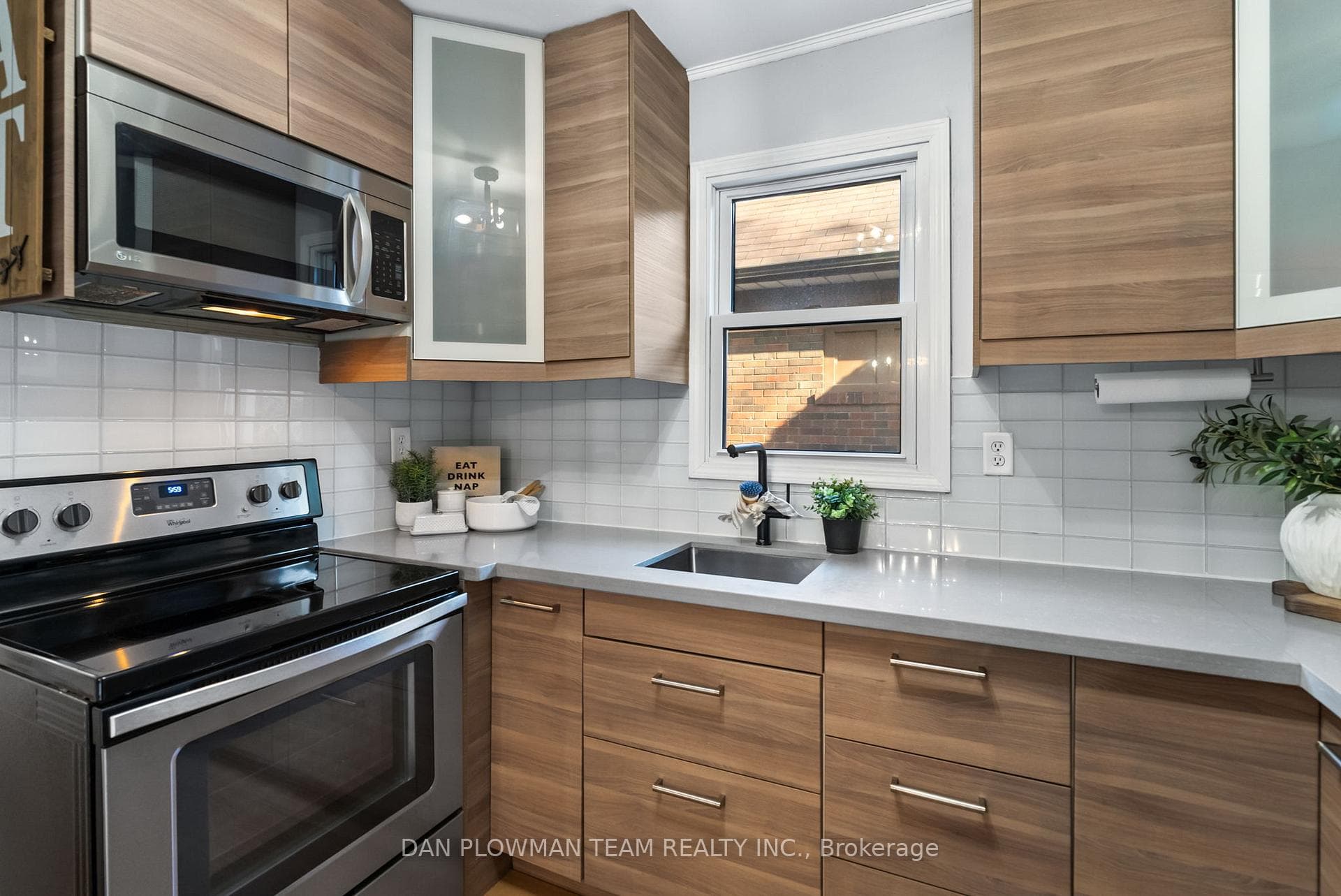 110 Warren Avenue photo 17