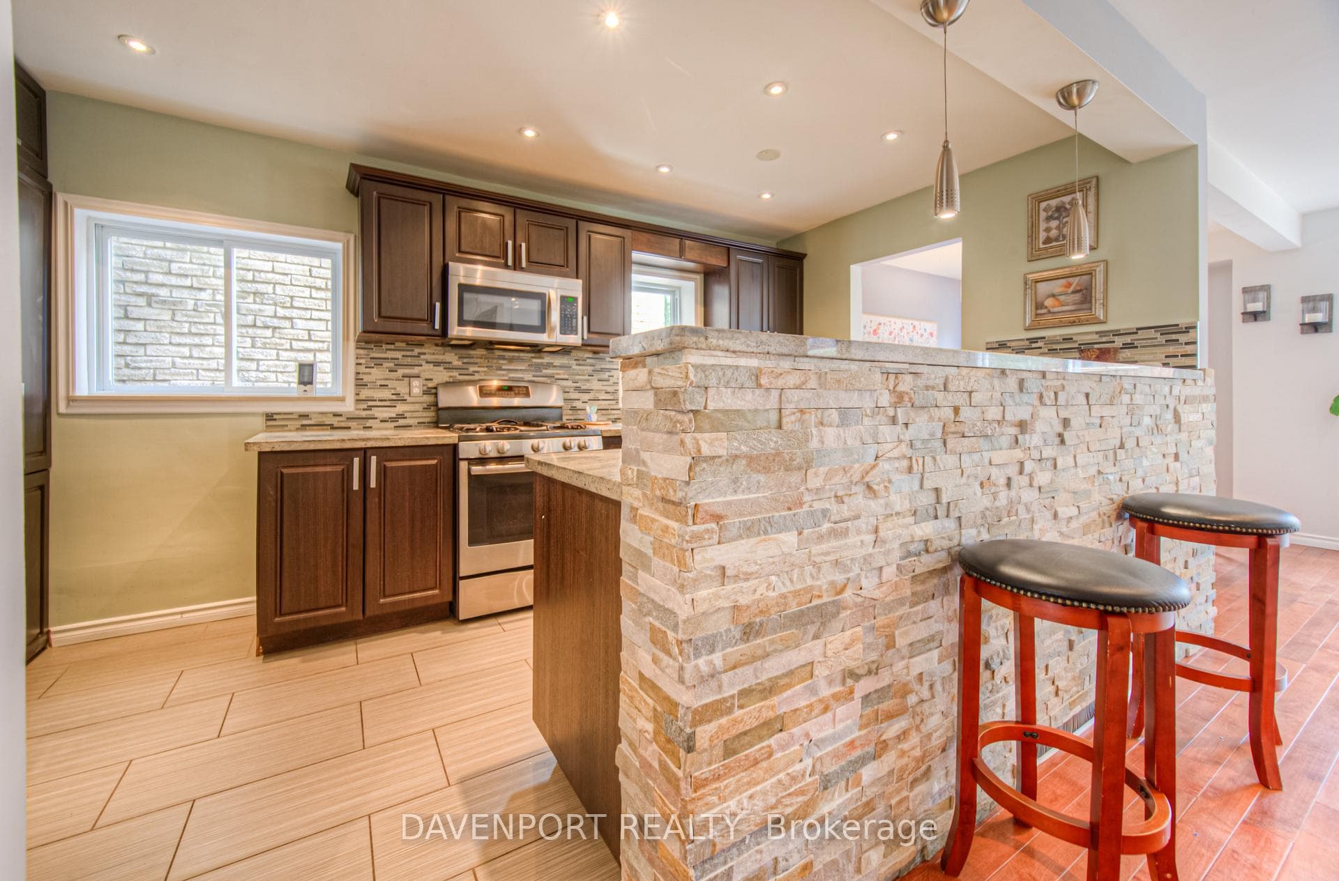 2681 Romark Mews photo 13