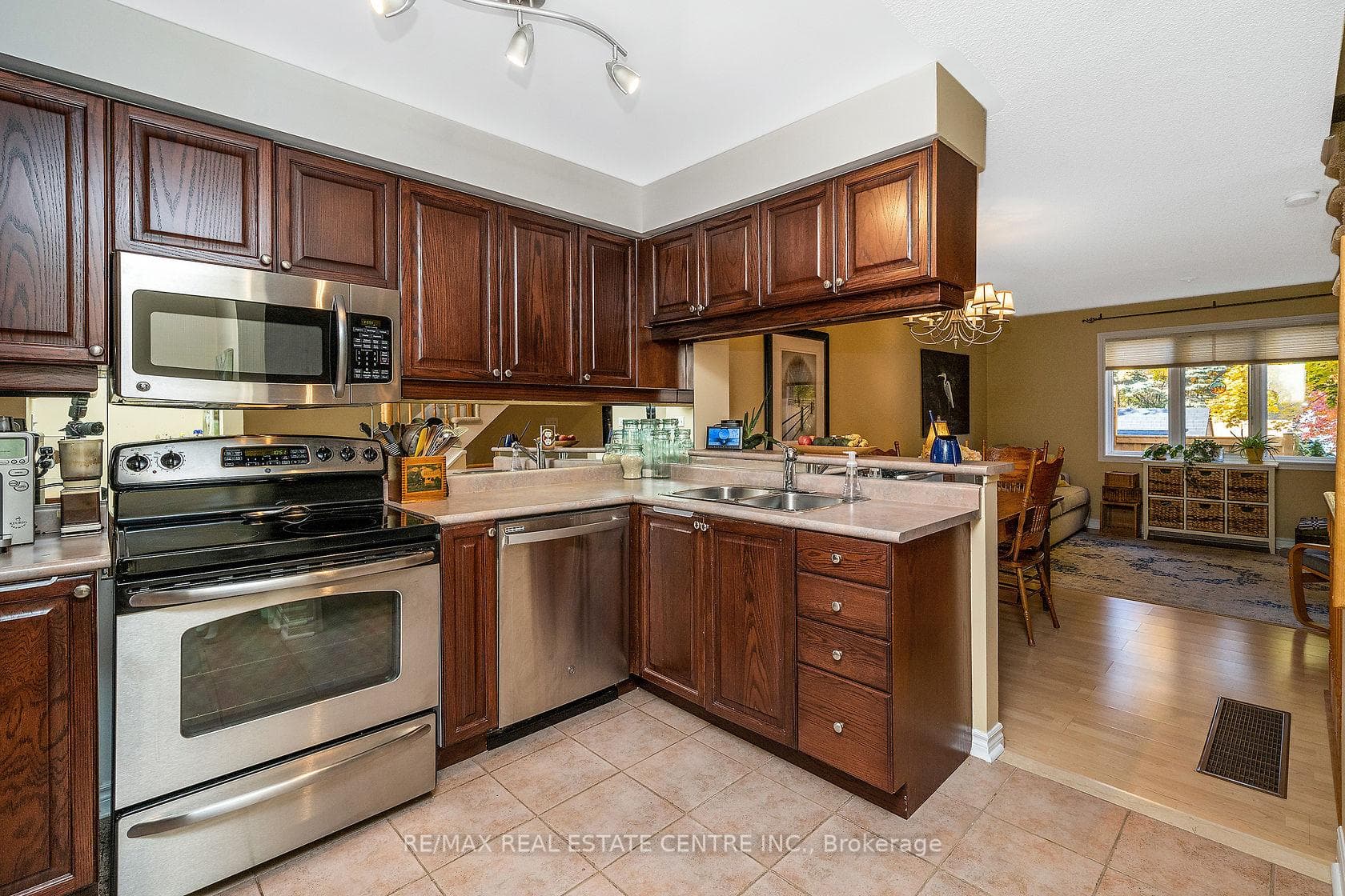 76 RIVER Drive Unit 3 photo 4