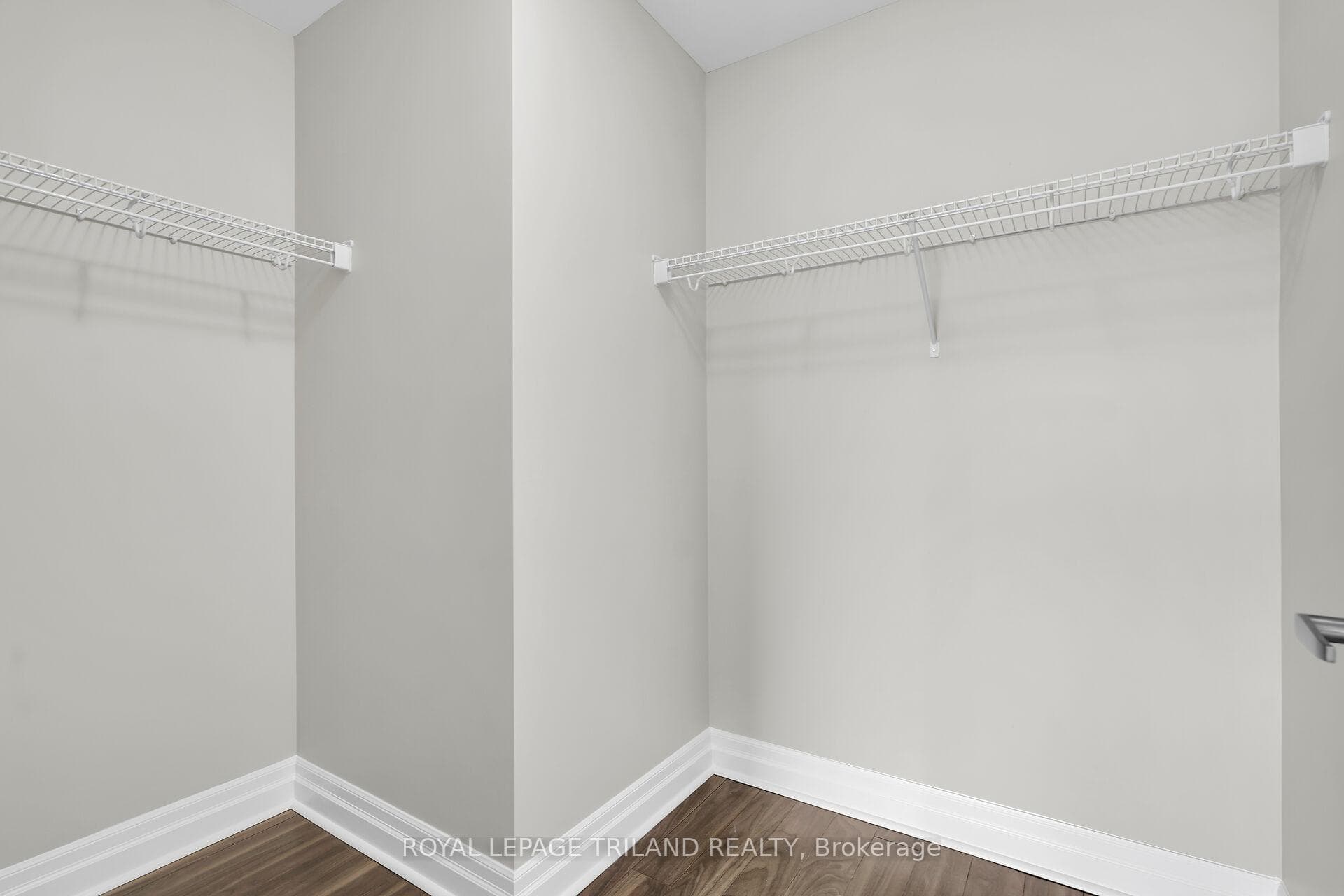 260 Villagewalk Boulevard Unit 801 photo 18