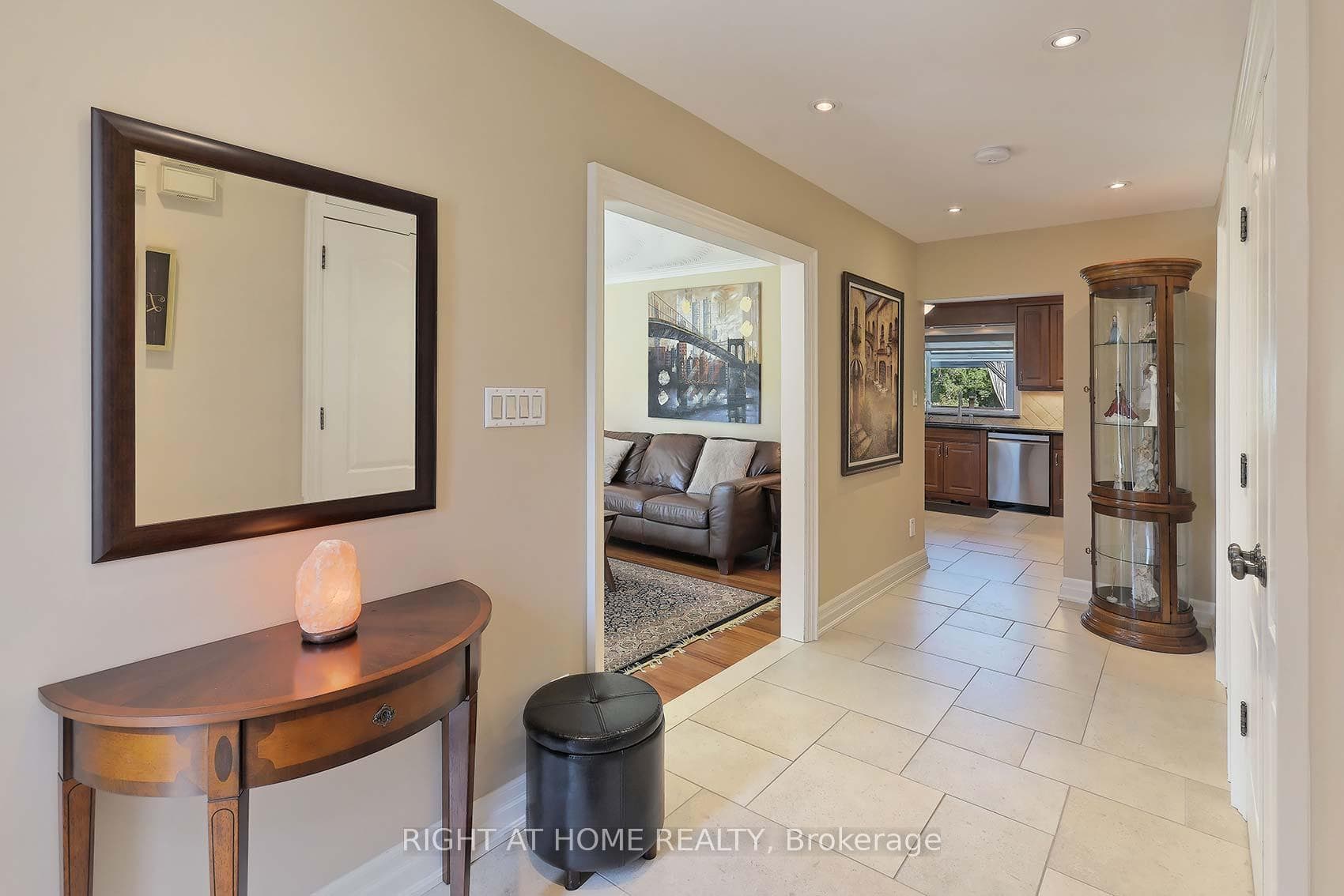 2400 King Vaughan Road photo 11