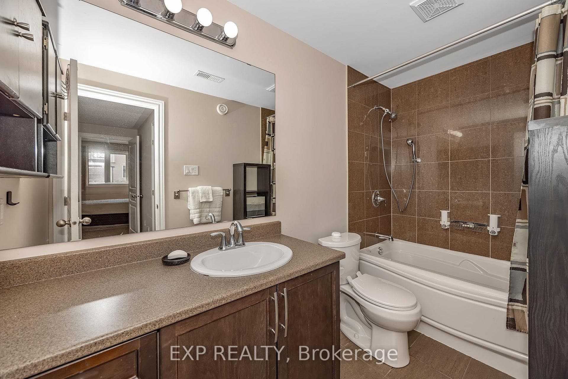 419 Landswood Way photo 42
