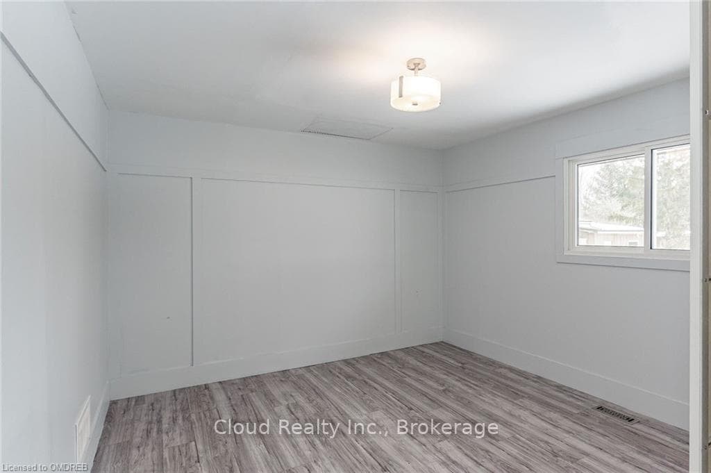 477 GLANCASTER Road photo 23