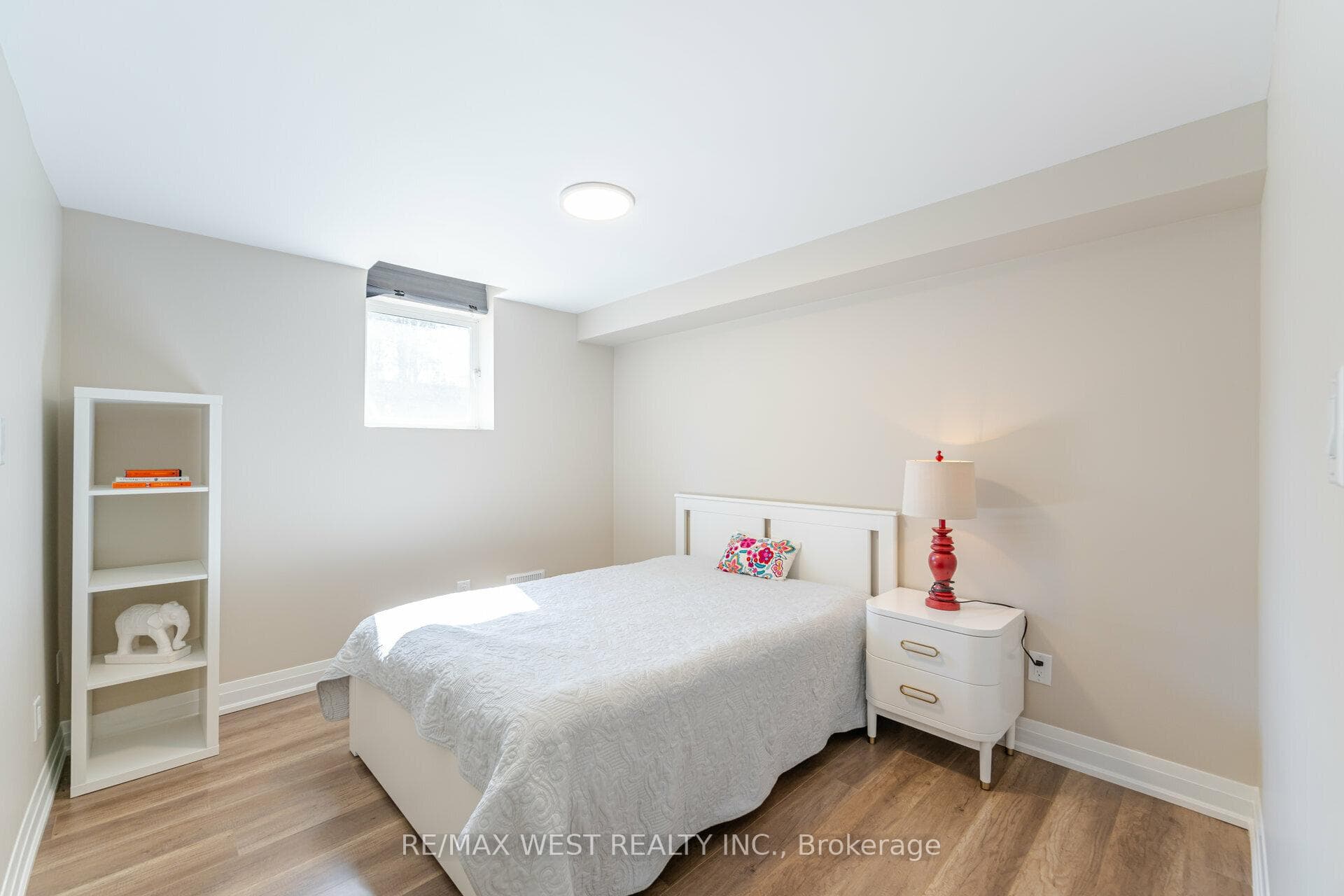 2932 Redbud Avenue Unit Bsmt photo 16