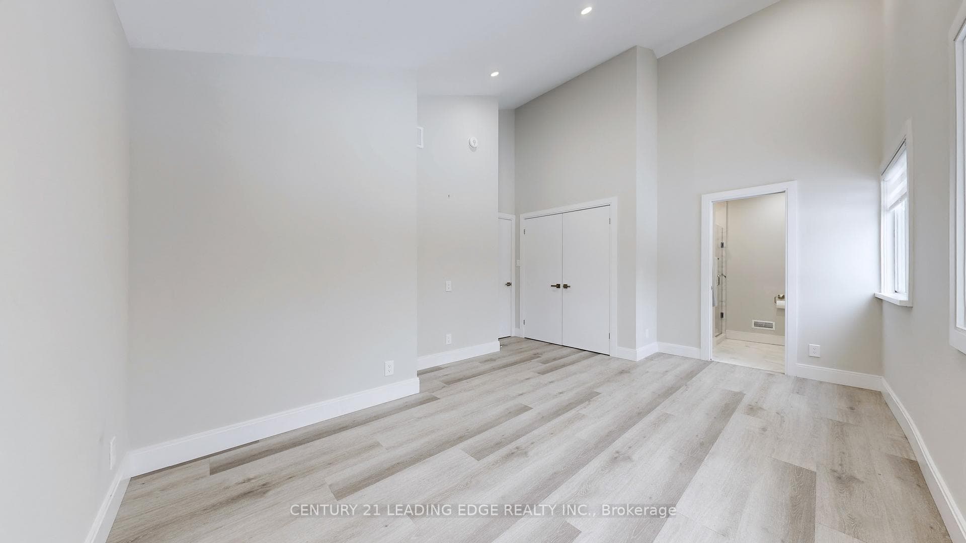 6 Beach Road photo 27
