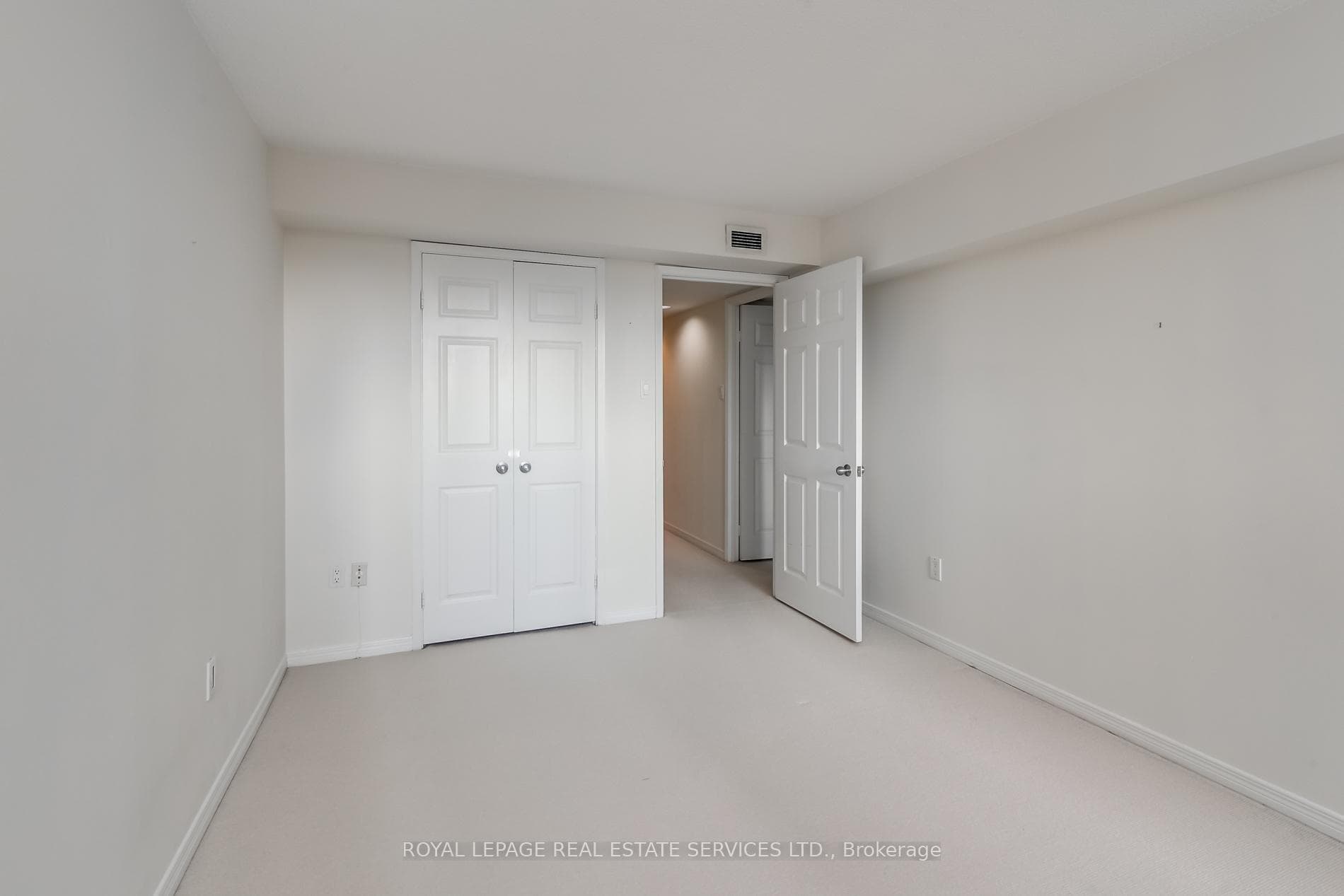 360 Bloor Street Unit 901 photo 26