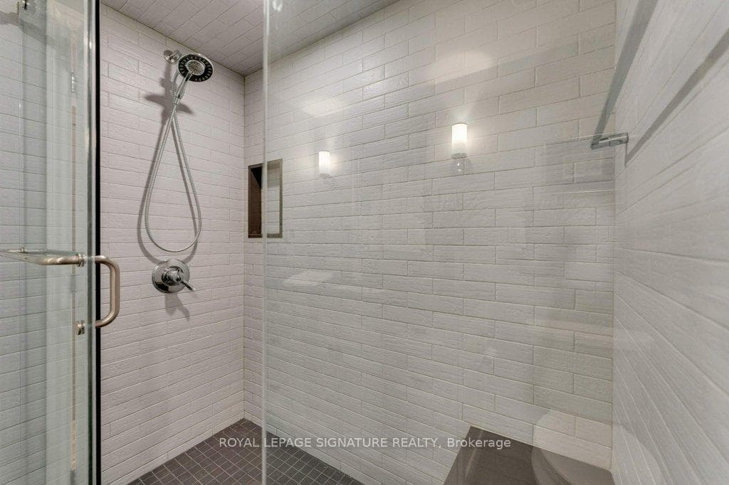 75 Lillooet Crescent photo 43