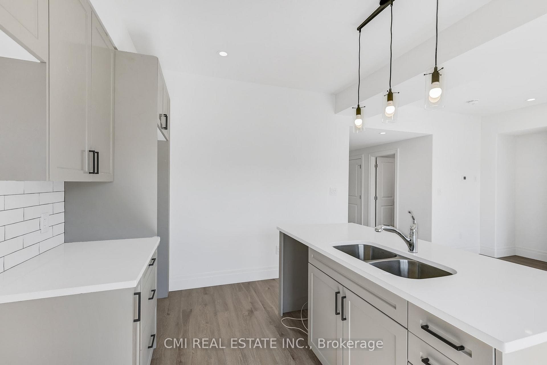 42 Campbell Crescent photo 18