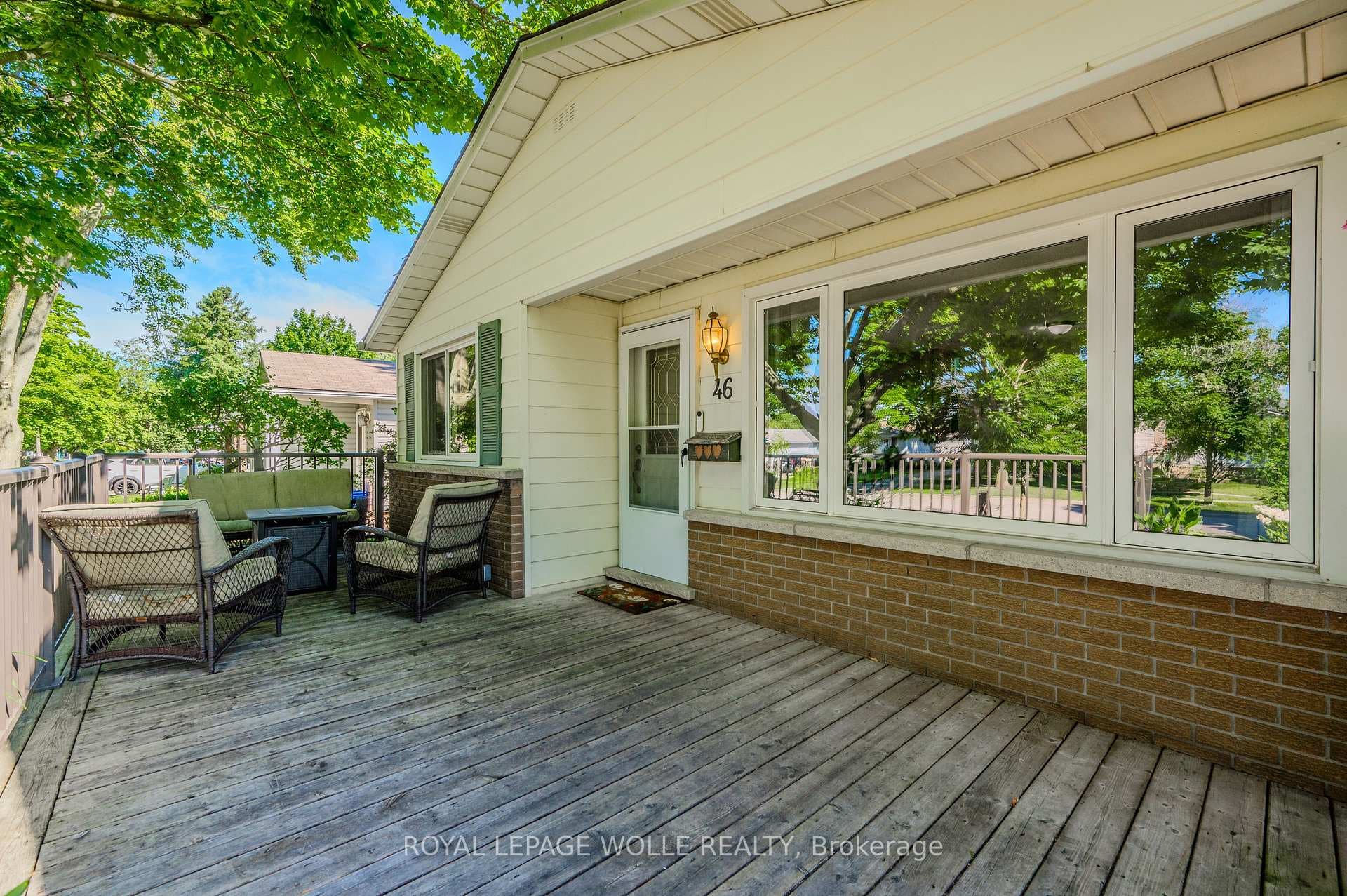 46 Hickory Heights Crescent photo 6