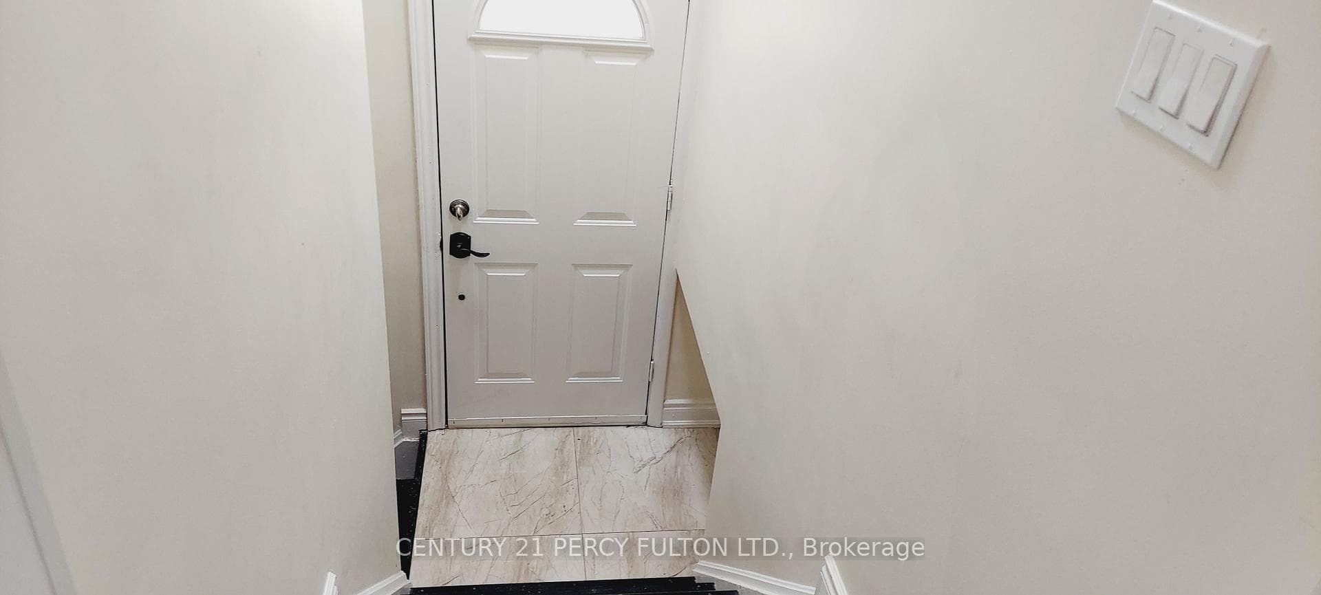 755 Drury Lane Unit main photo 2