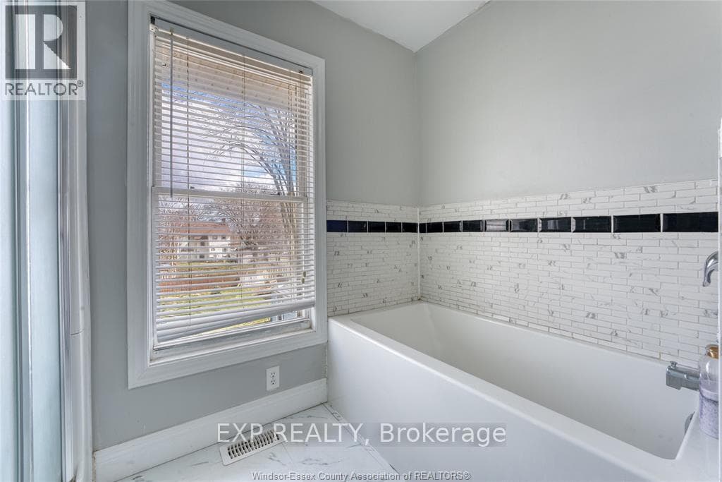 46 Chestnut Street photo 12