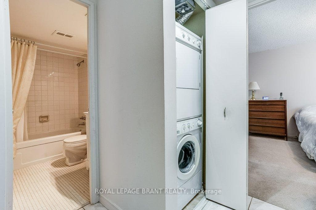 2055 Upper Middle Road Unit 1002 photo 16