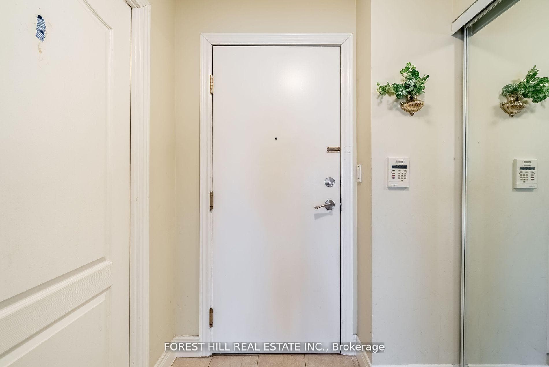 5418 Yonge Street Unit 902 photo 3