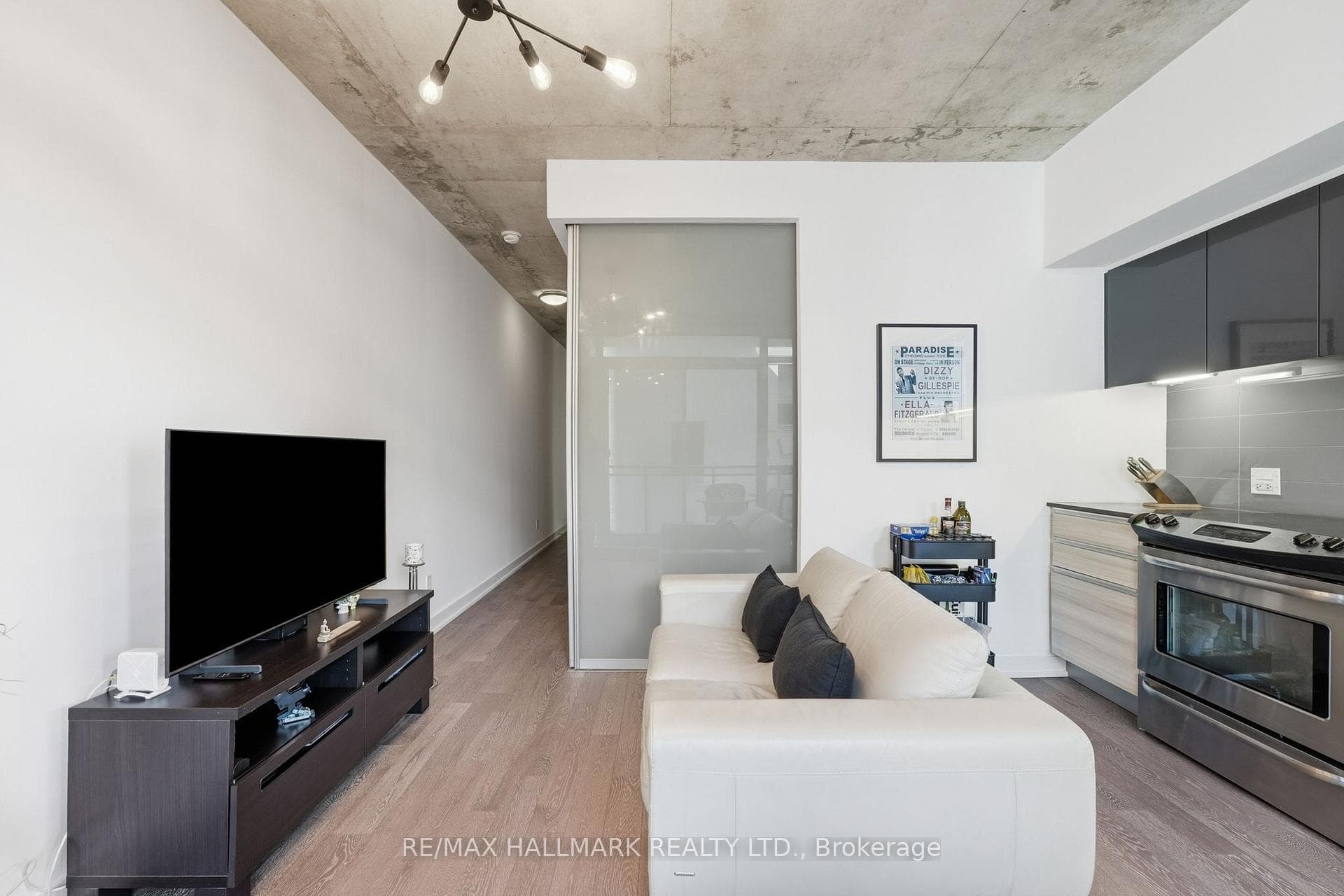 1190 Dundas Street Unit 323 photo 15