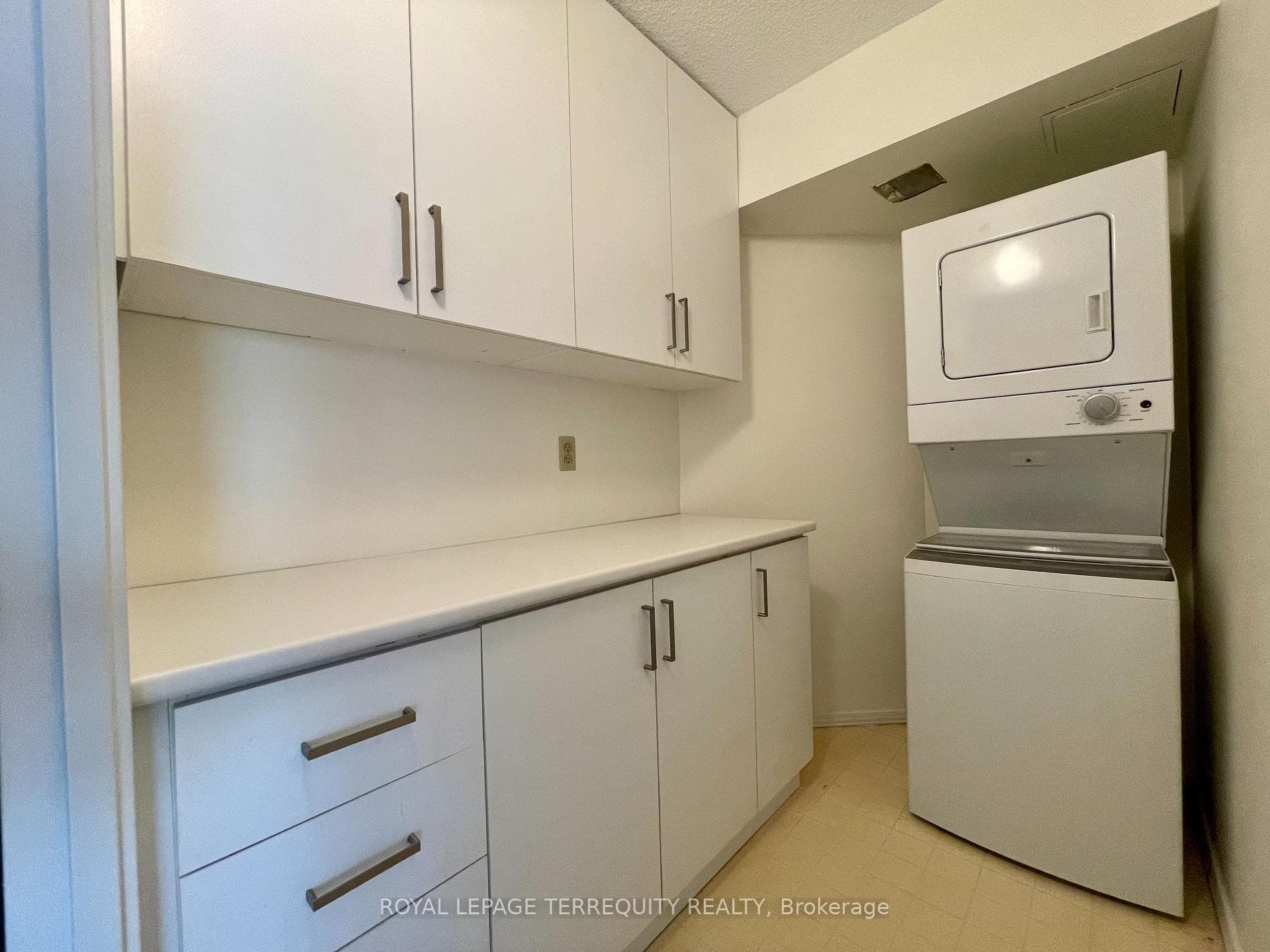 30 Greenfield Avenue Unit 1105 photo 15