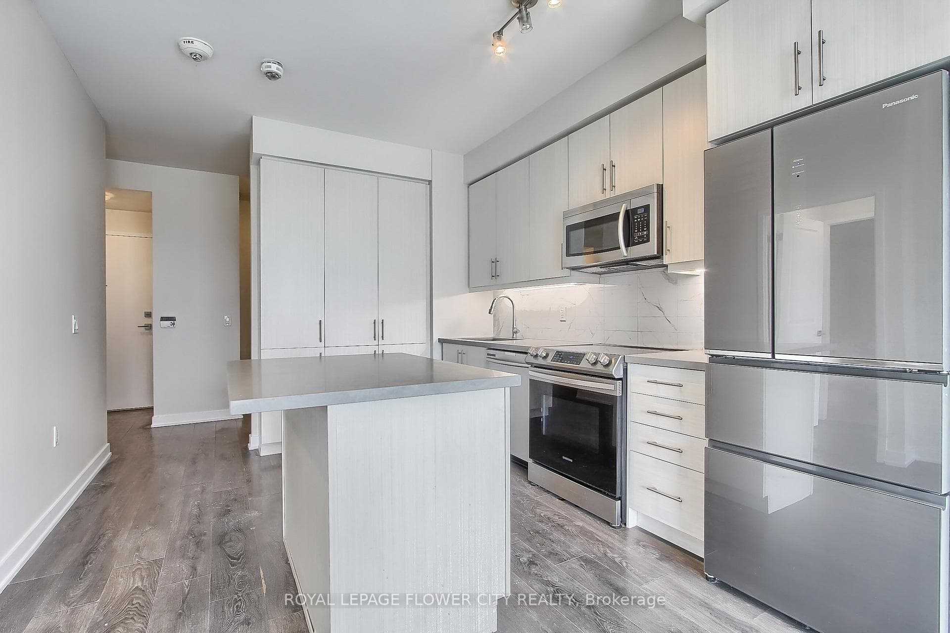 75 Oneida Crescent Unit 1806 photo 10