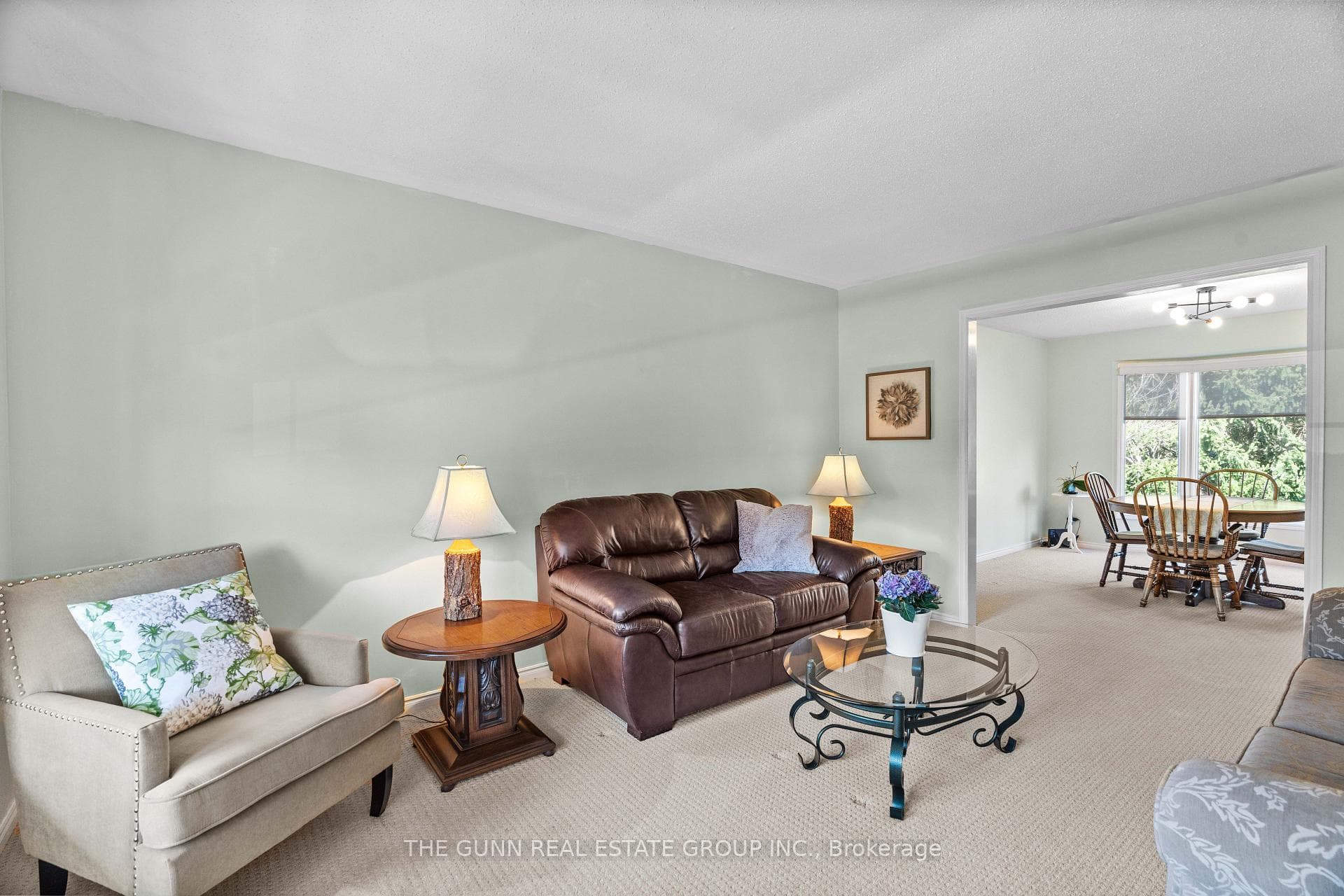3934 Stacey Crescent photo 6