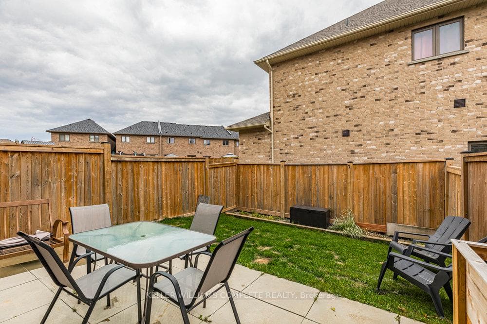 70 Dennis Drive photo 37