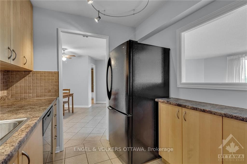1081 AMBLESIDE Drive Unit 712 photo 11