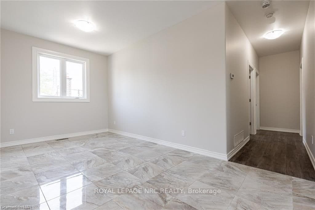 15 BELTON Boulevard Unit Main photo 6