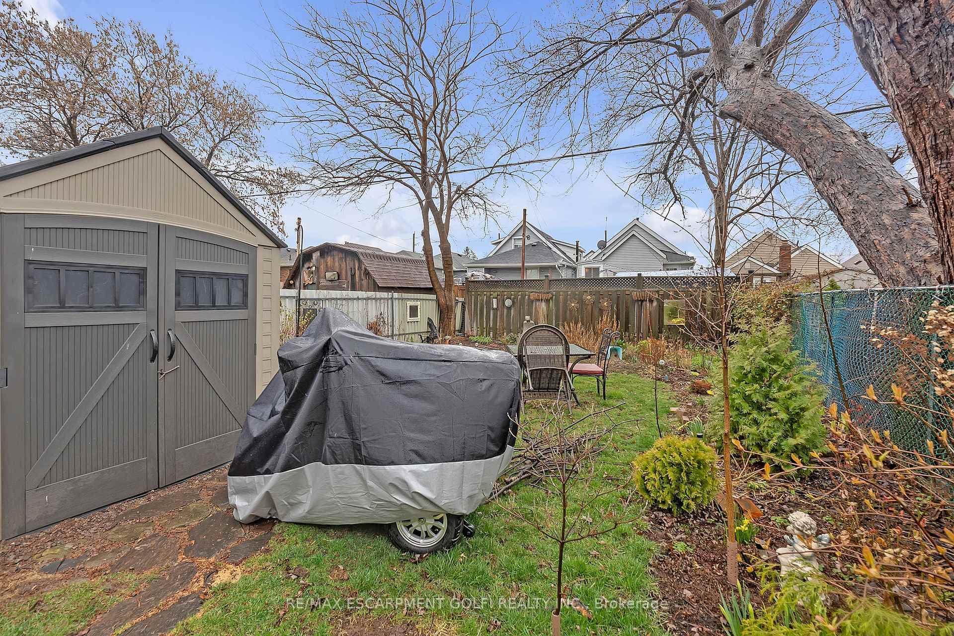 92 Newlands Avenue photo 33