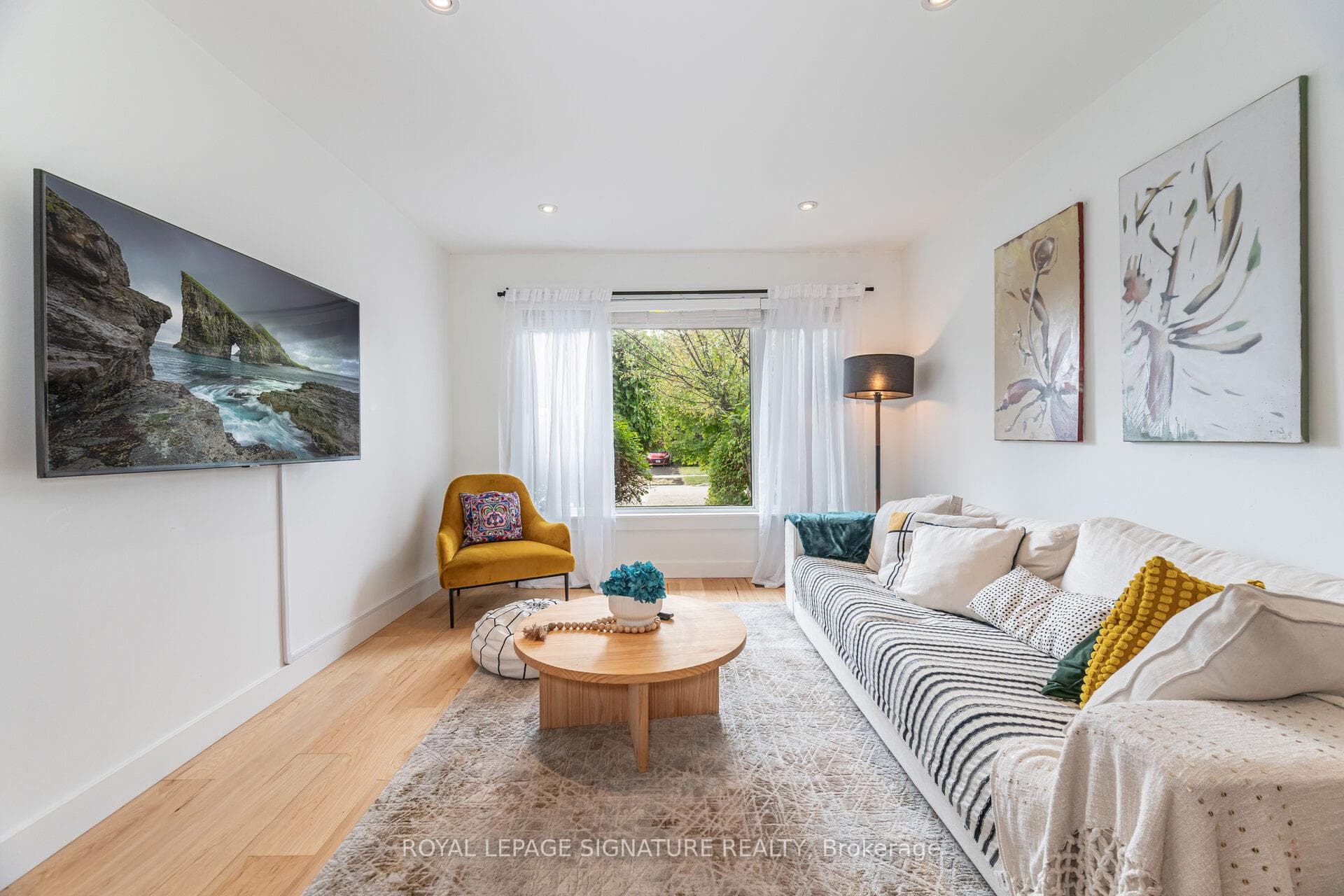 2431 Padstow Crescent photo 8