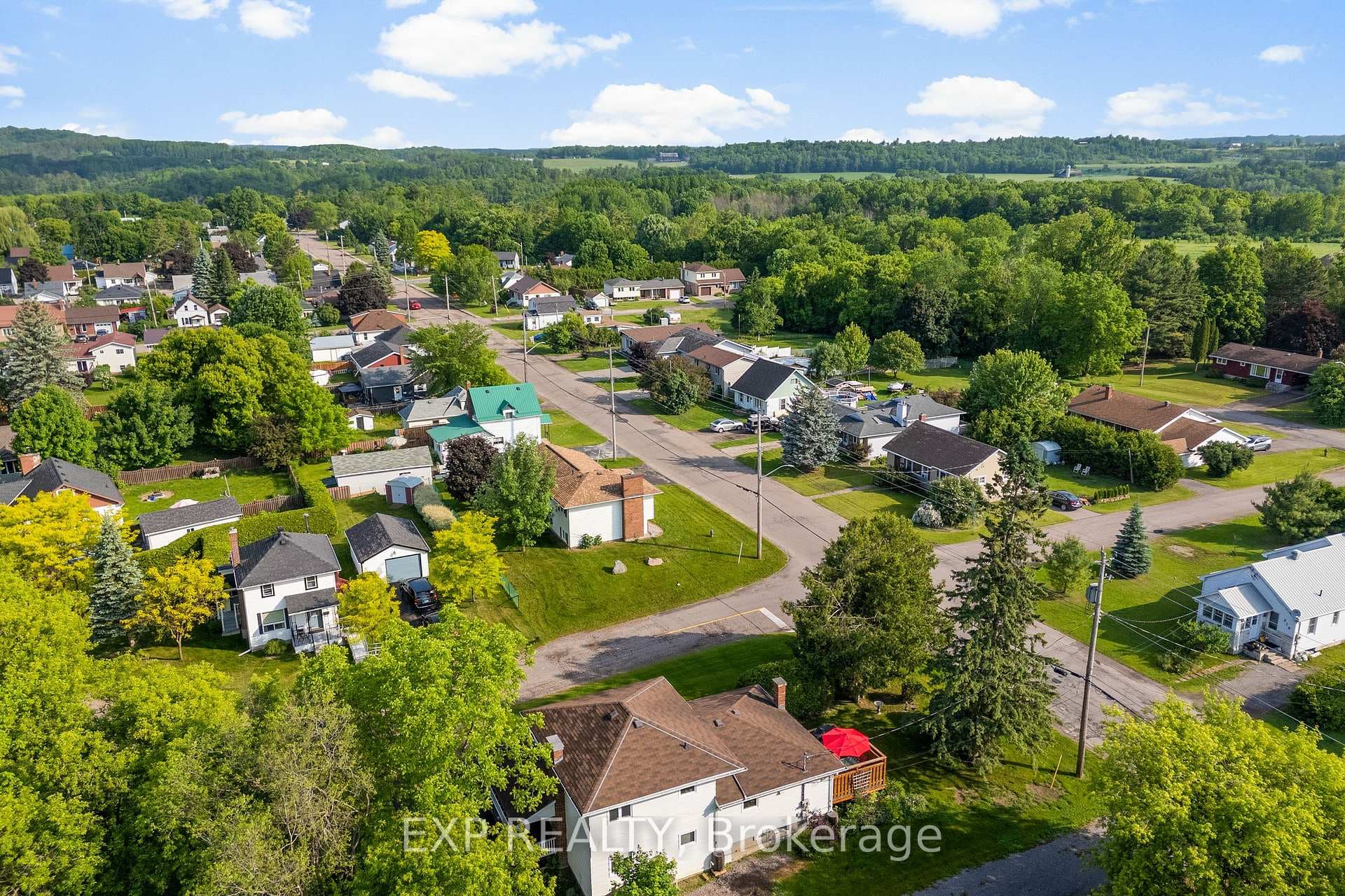 320 Francis Street photo 11