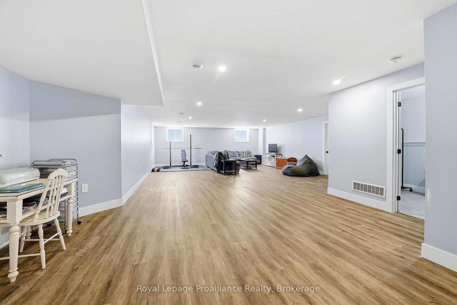 293 Douglas Road photo 30