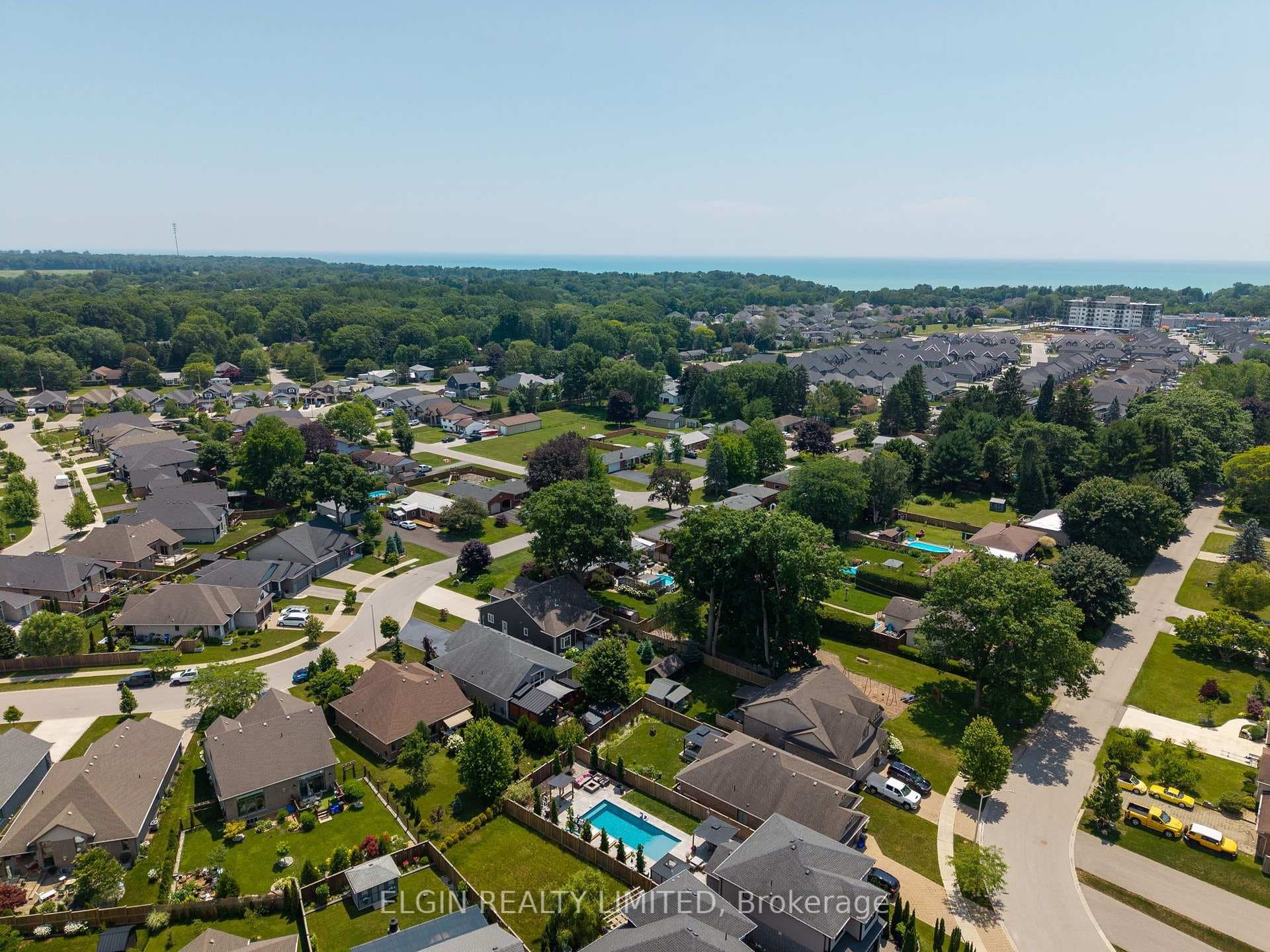 392 Larry Street photo 46